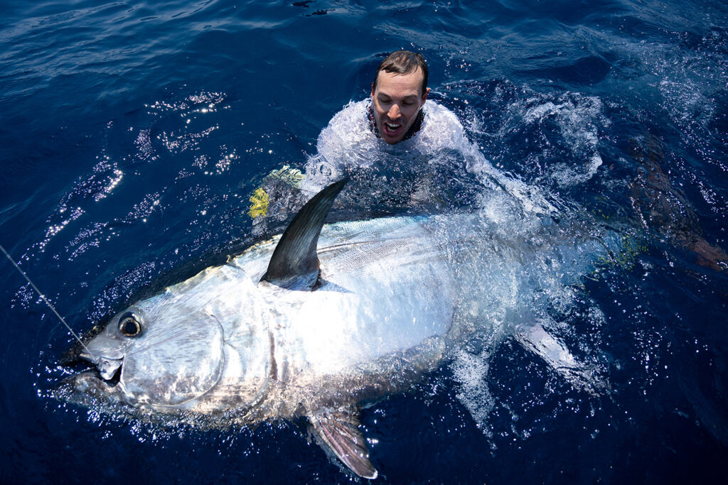 charter pesca atun gingante delta ebro